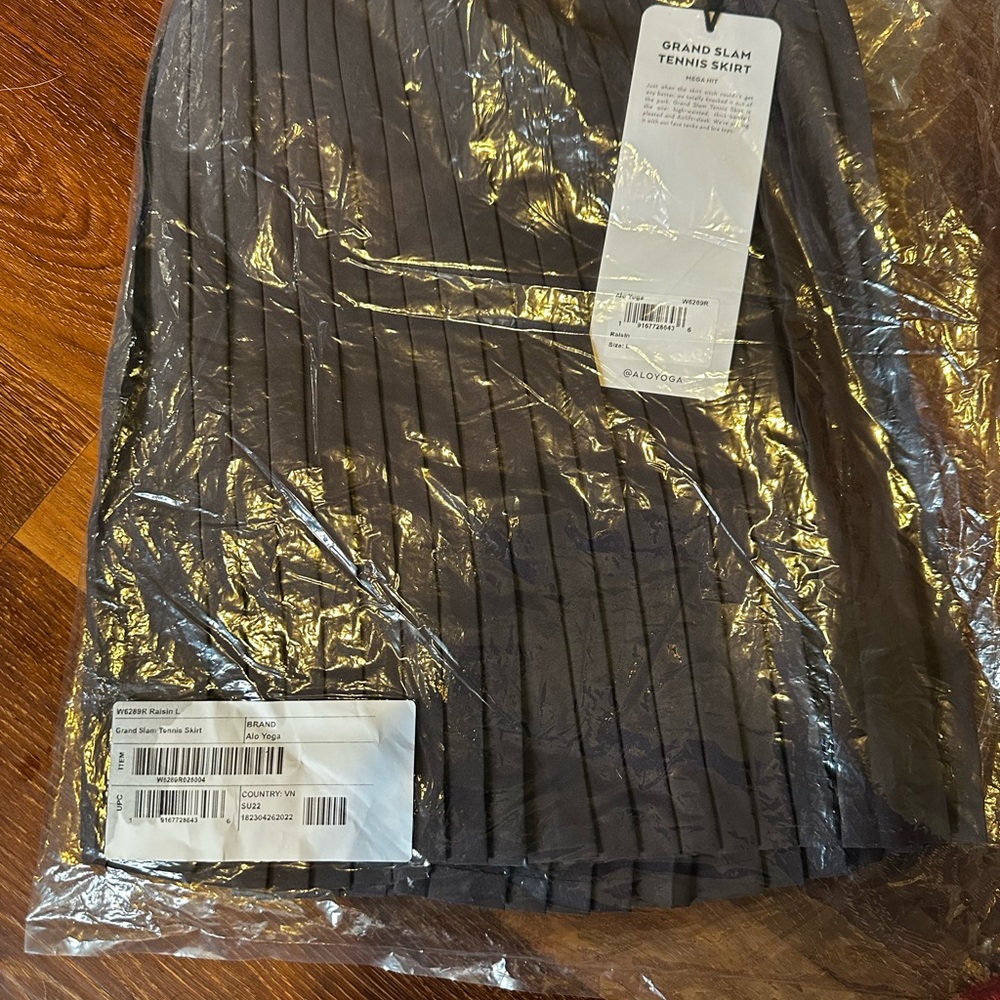 Alo yoga Grand Slam Tennis Skirt in Raisin women’s sz large